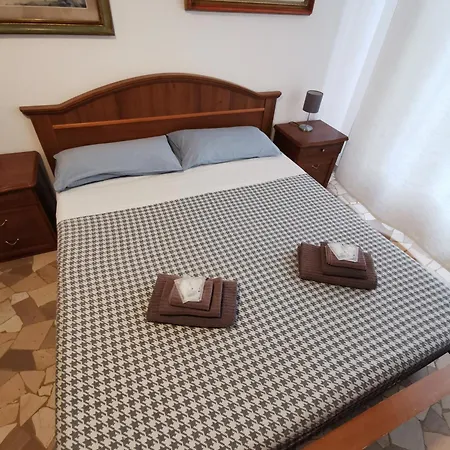 Sciacchithouse בית הארחה 3*