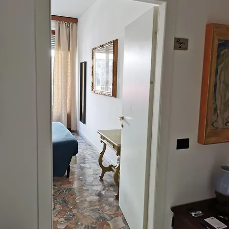 בית הארחה Sciacchithouse 3*