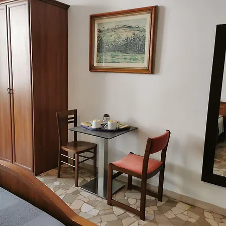 Sciacchithouse Guest house