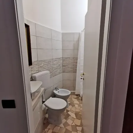 Sciacchithouse Guest house