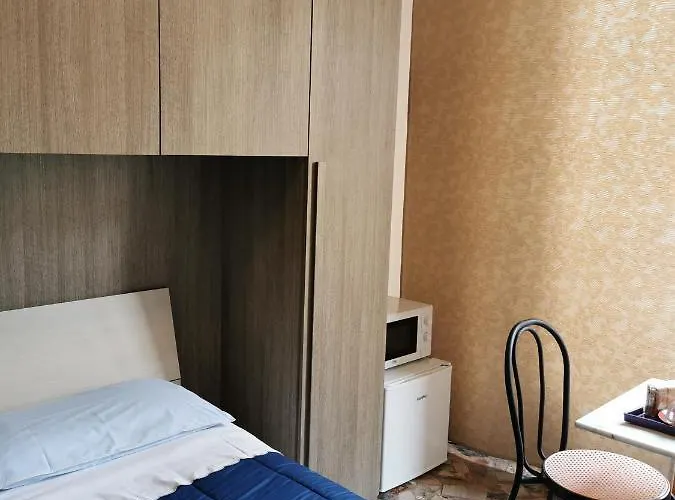 Sciacchithouse בית הארחה 3*