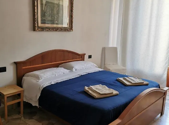 Sciacchithouse בית הארחה 3*