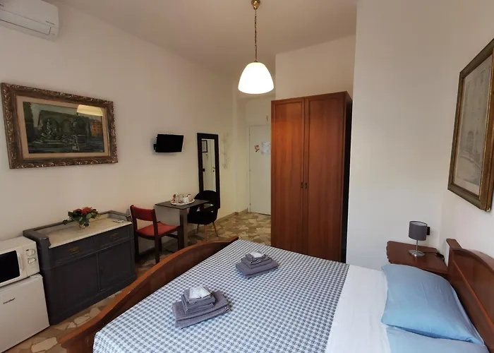 Πανσιόν Sciacchithouse