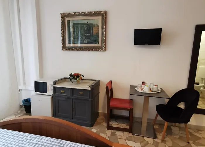 Sciacchithouse בית הארחה 3*