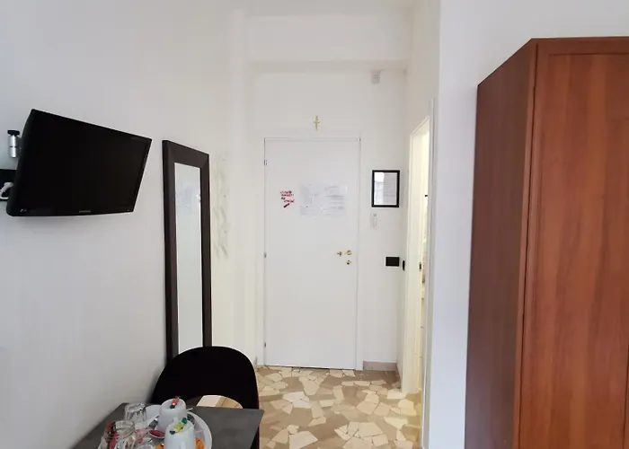 Sciacchithouse 3*