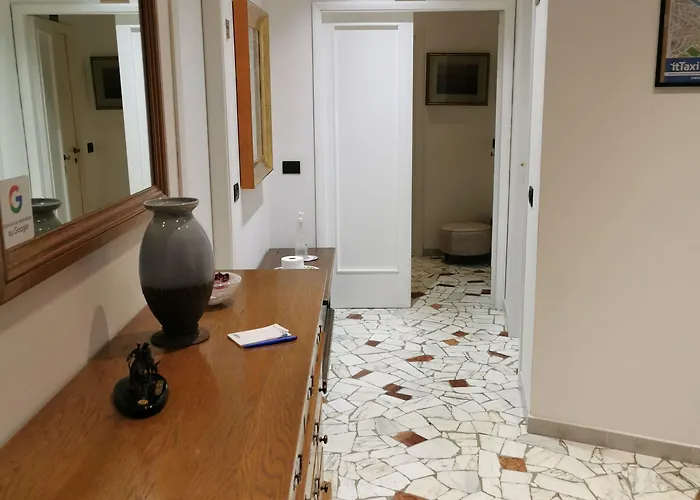 Πανσιόν Sciacchithouse