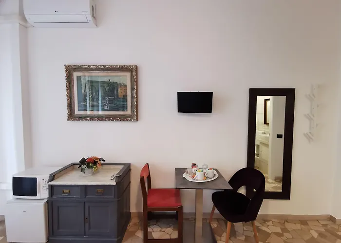 Sciacchithouse בית הארחה