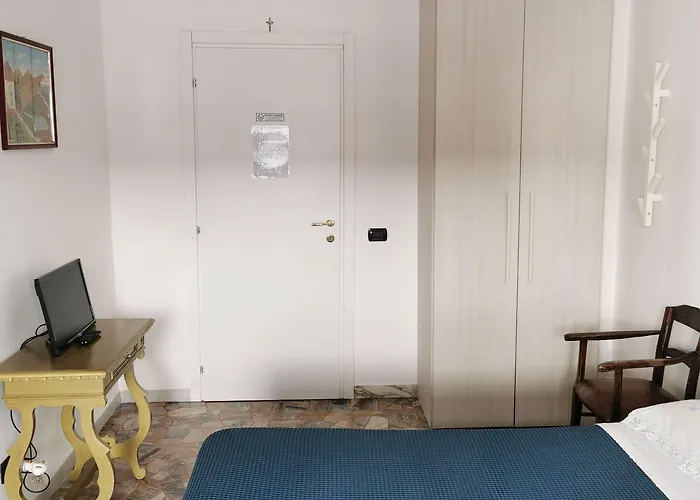 Sciacchithouse Guest house