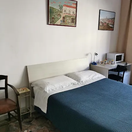 Sciacchithouse Guest house *