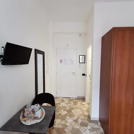 Sciacchithouse *